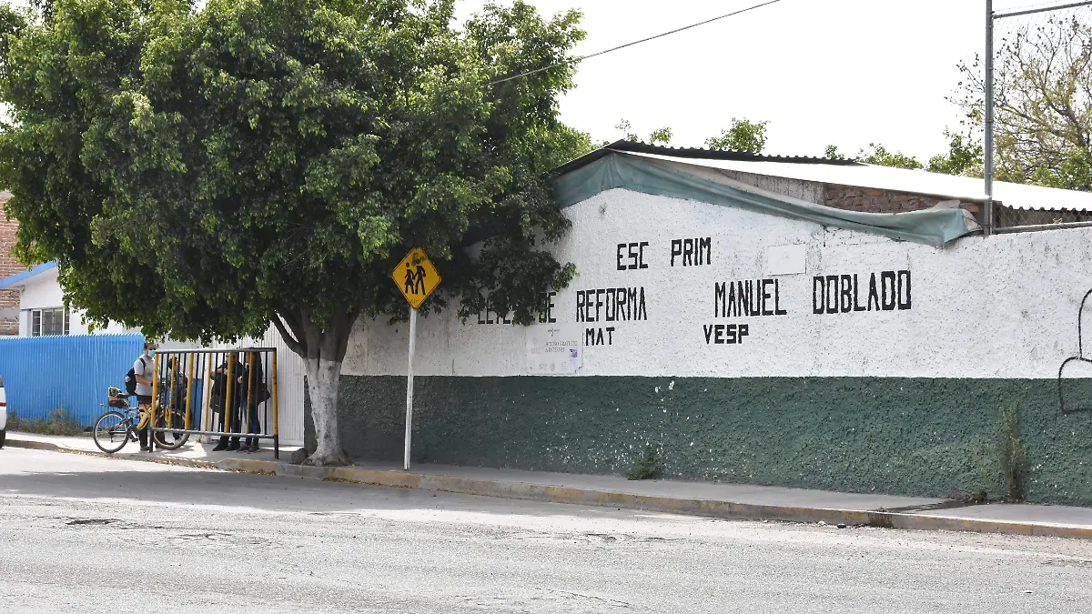 equipo de computo y una grabadora fue robado en la escuela